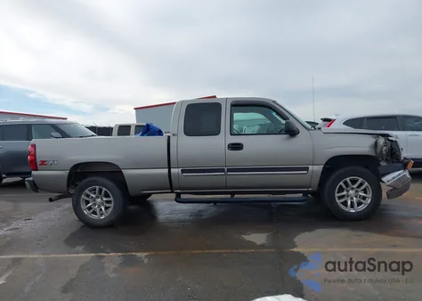 2003 Chevrolet Silverado 1500 Ls z USA, uszkodzony, nr VIN 1GCEK19T43E294593